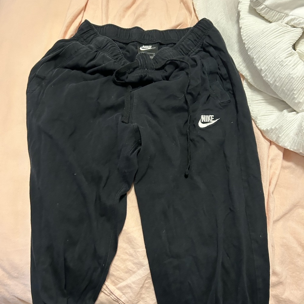 Black Nike sweatpants